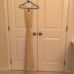Victoria’s Secret pleated off white racer back dress w belt